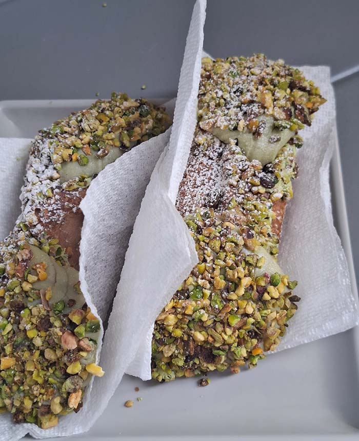 Pistachio cannoli Syracuse, Sicily